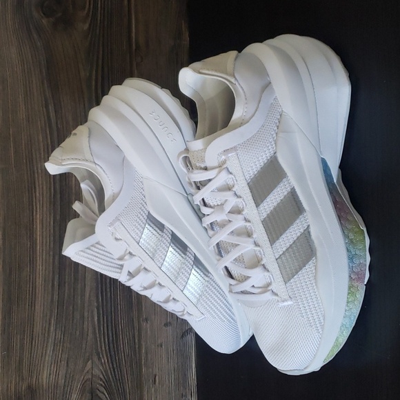 New Adidas Avryn Womens White‎ Running Sneakers Size 8 Chunky Outdoor Training - Picture 1 of 10